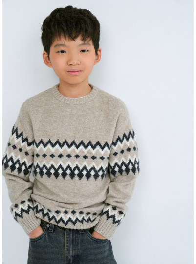 Свитер с орнаментом